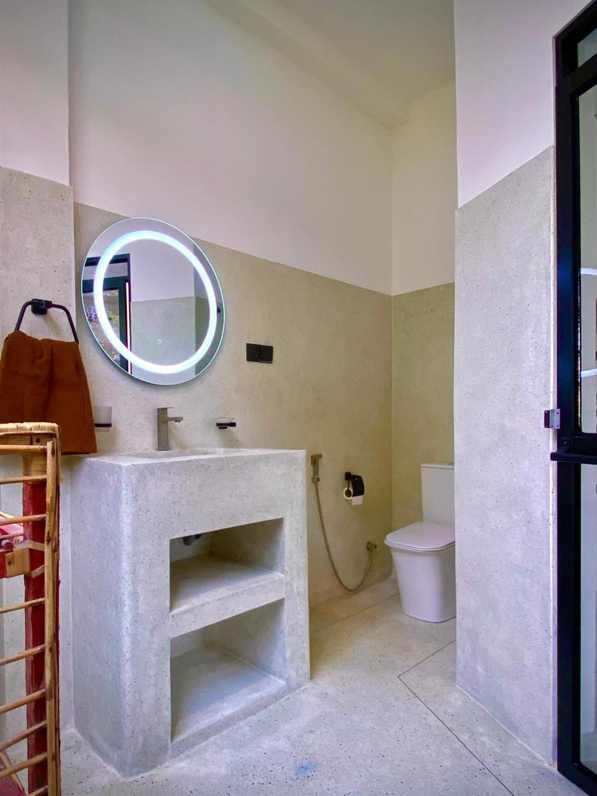 Lotus Surf House Hotel Midigama Kelet Kültér fotó