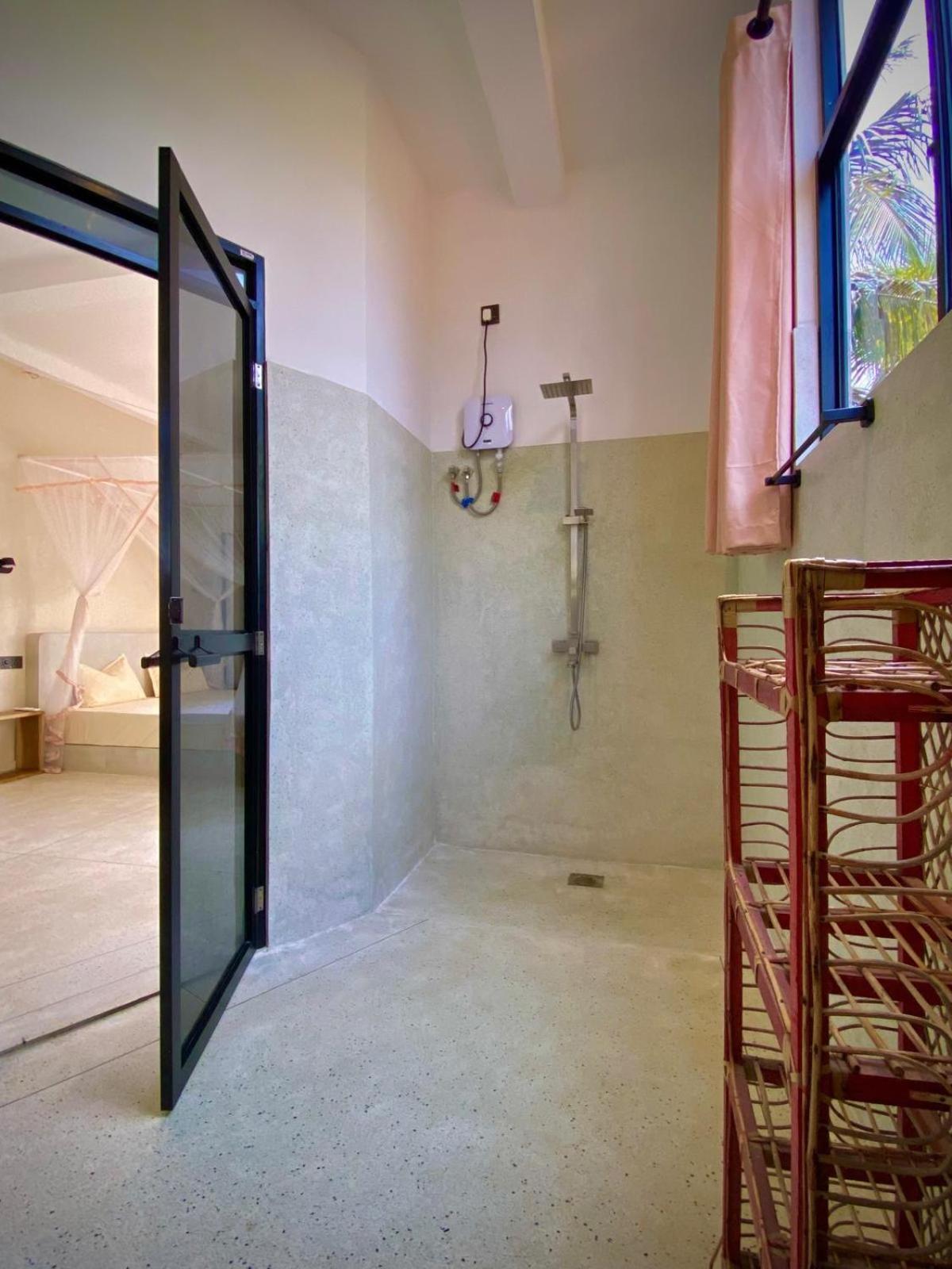 Lotus Surf House Hotel Midigama Kelet Kültér fotó