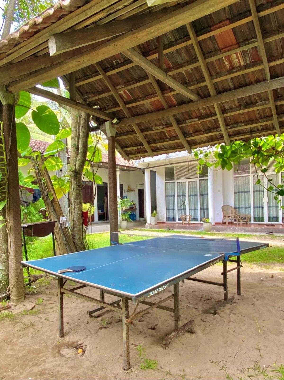 Lotus Surf House Hotel Midigama Kelet Kültér fotó