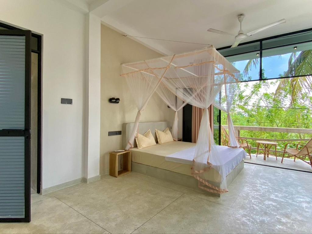 Lotus Surf House Hotel Midigama Kelet Kültér fotó
